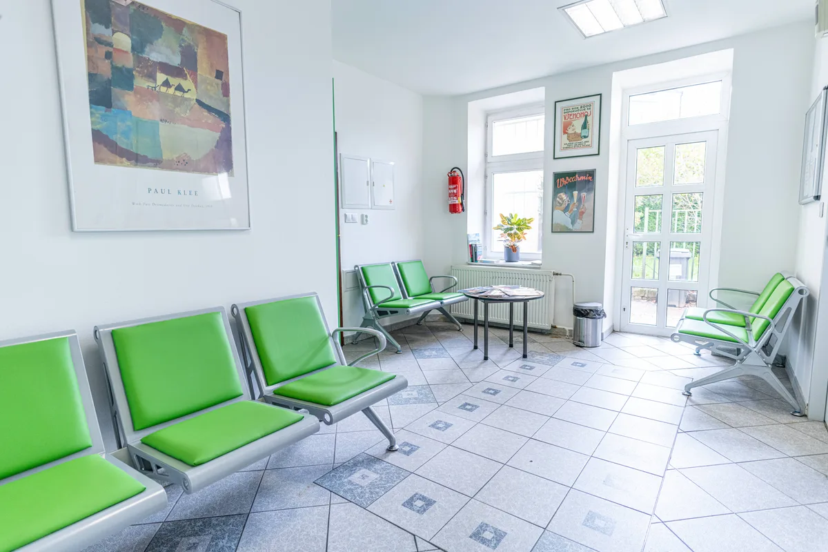 Interiér čekárny Chirurgie Dejvice